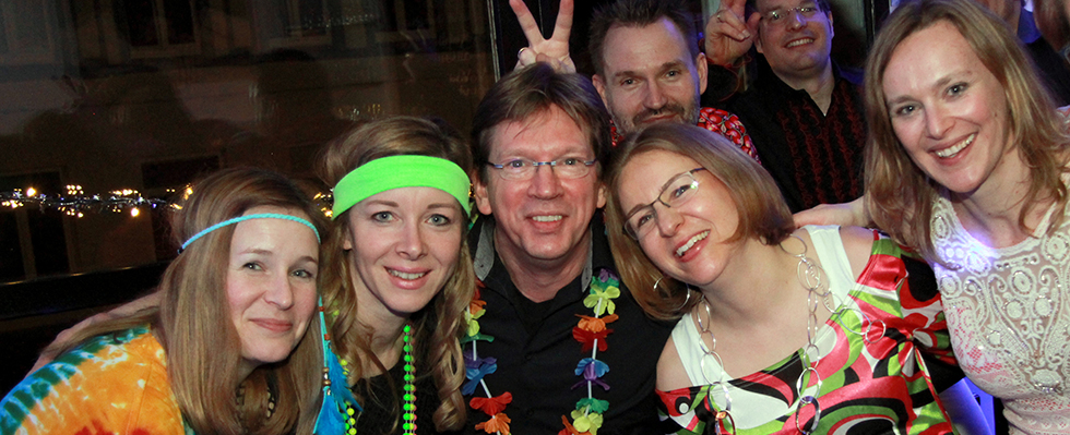 Andy Nietsch mit Partygästen